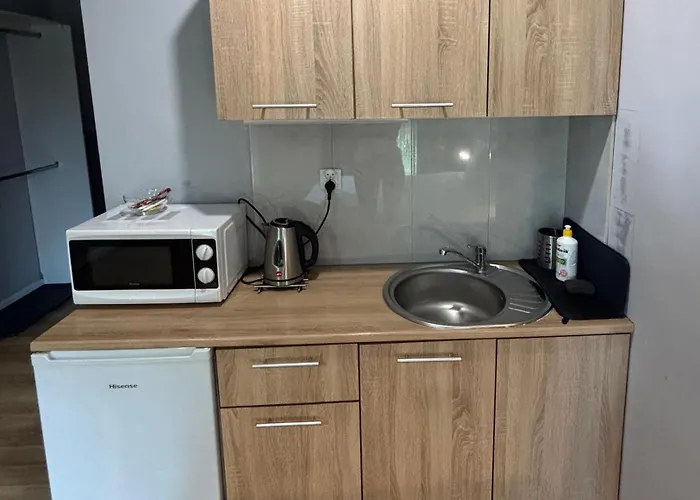 Holdek Ceglana * Katovice